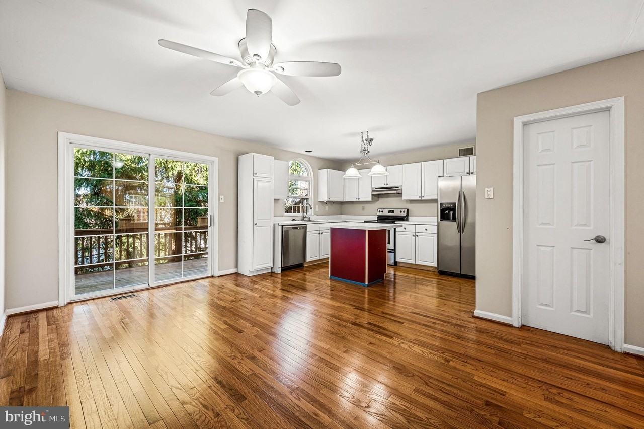 2408 Mallard Ln - Photo 4 of 24