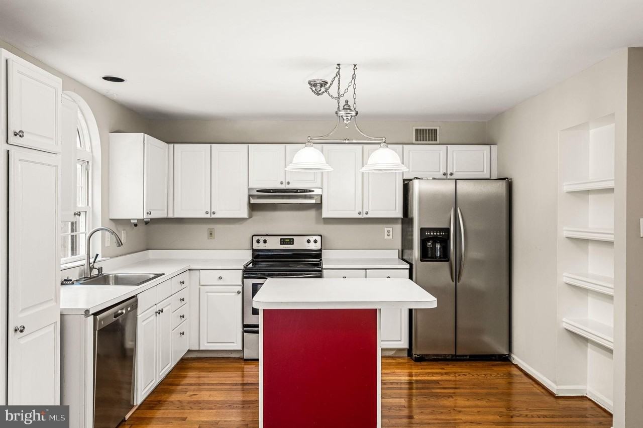 2408 Mallard Ln - Photo 7 of 24