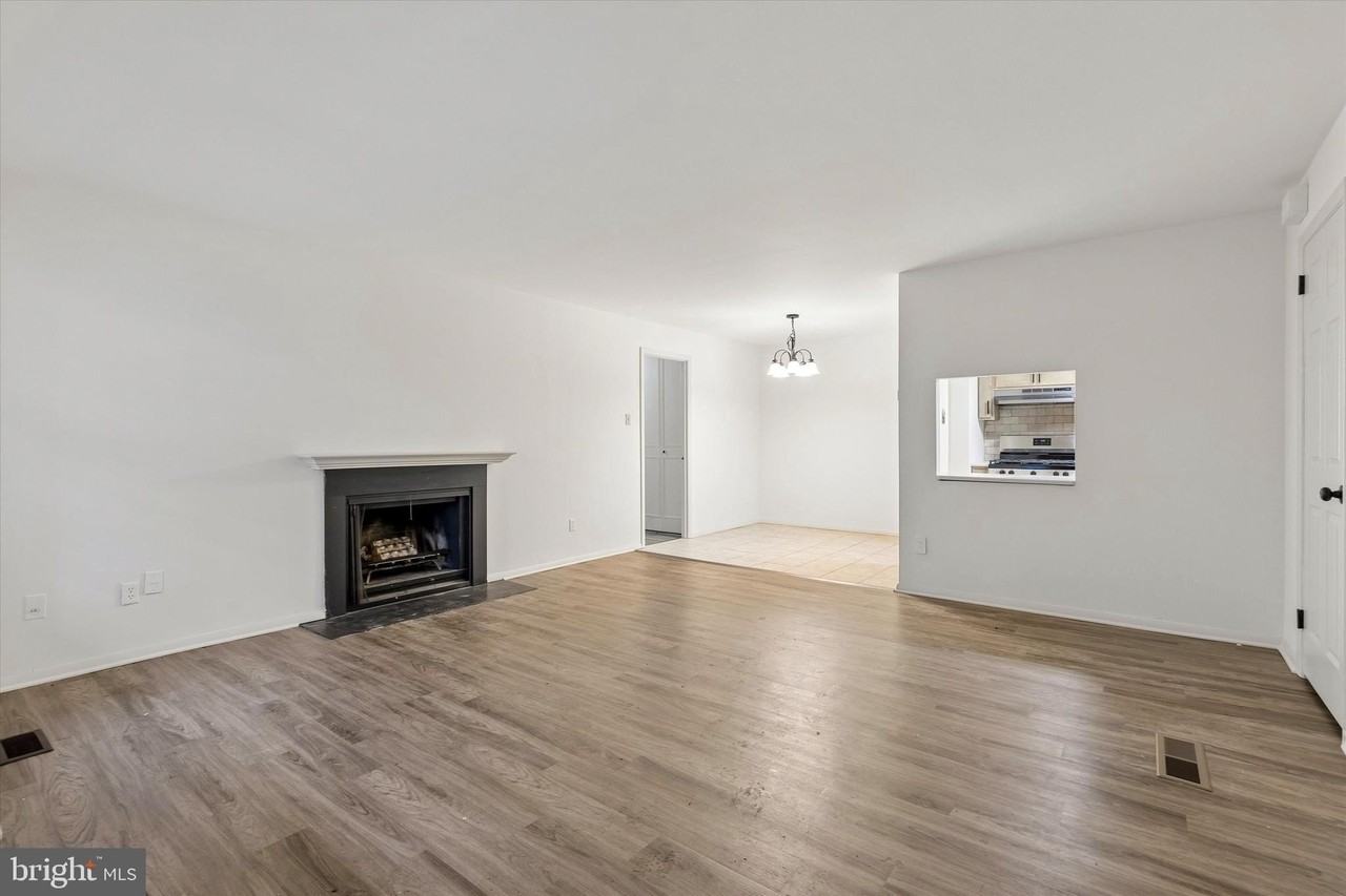 521 Old Forge Xing - Photo 2 of 15