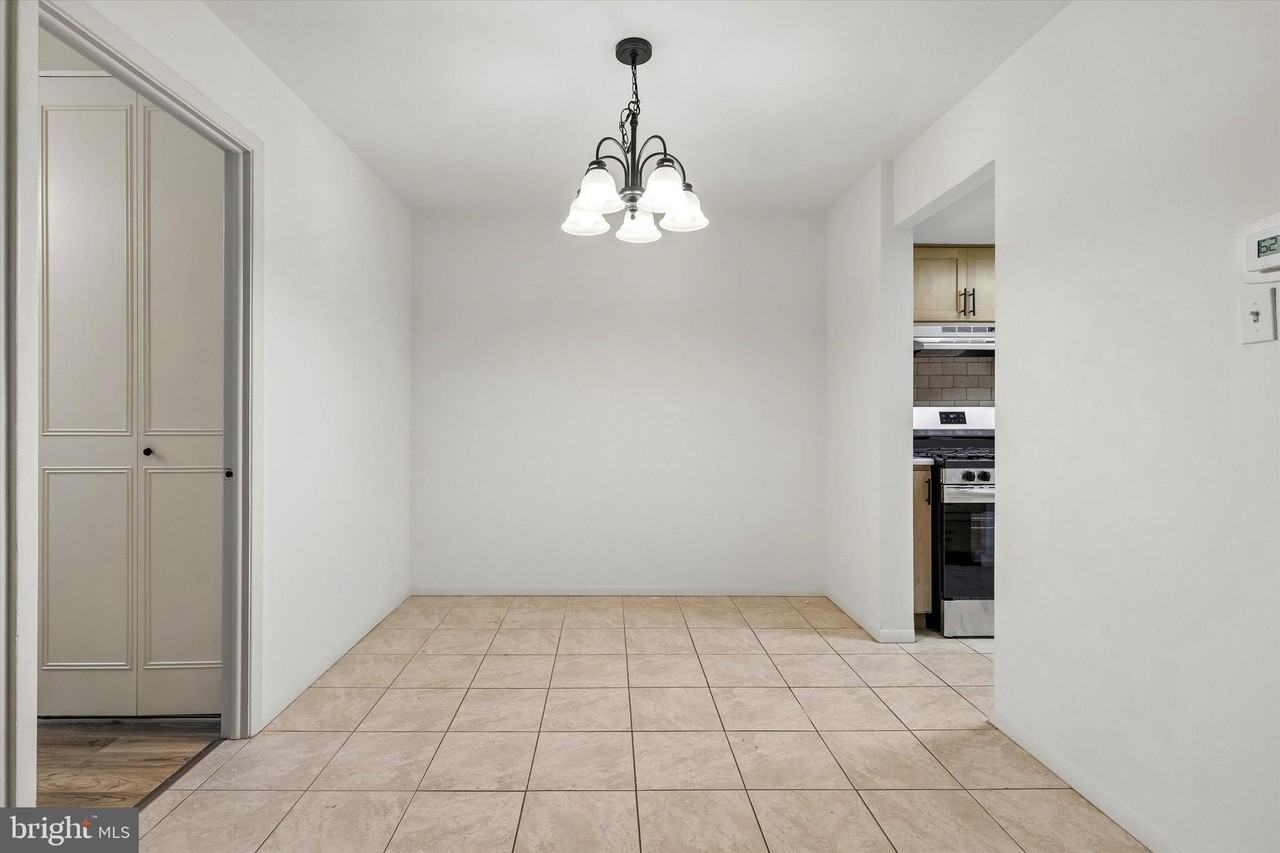 521 Old Forge Xing - Photo 4 of 15