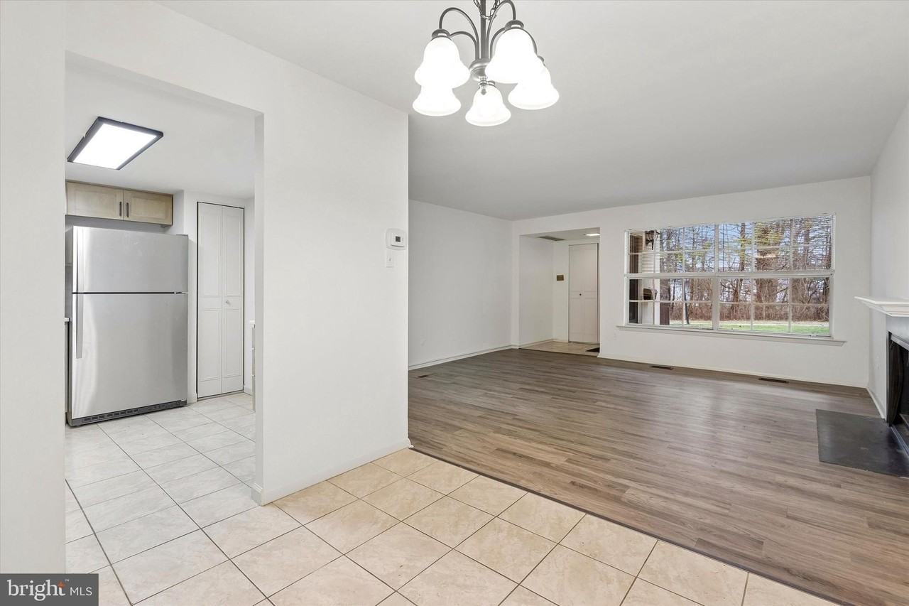 521 Old Forge Xing - Photo 5 of 15