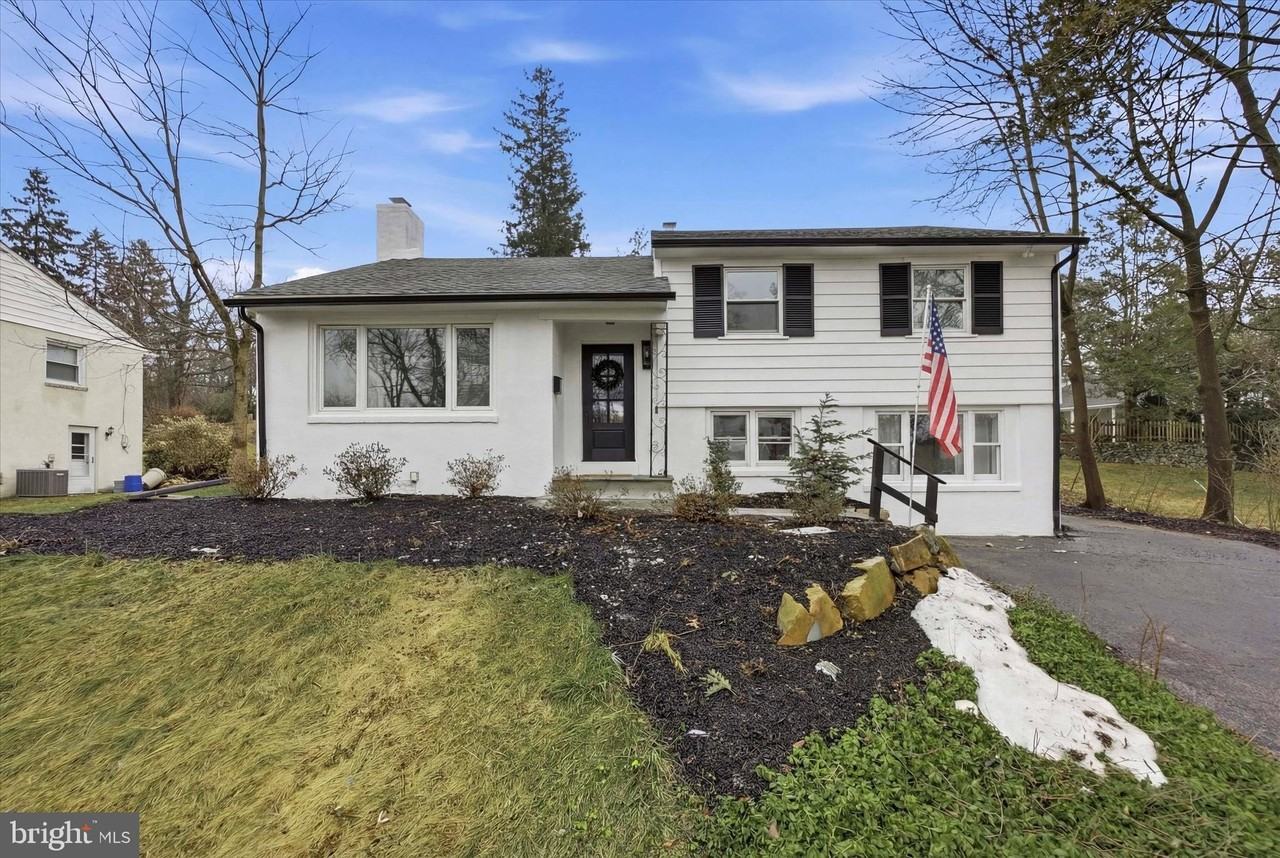 341 Rockland Rd - Photo 2 of 50