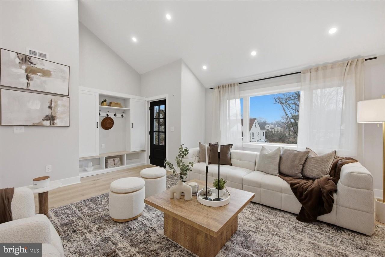 341 Rockland Rd - Photo 7 of 50