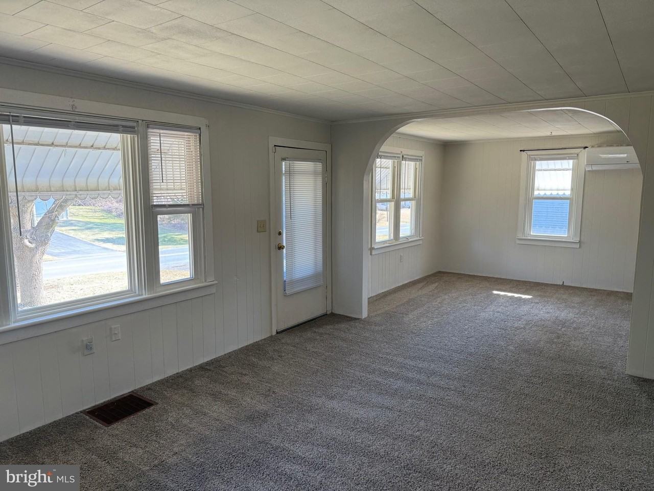 77 Quarry Rd - Photo 3 of 21