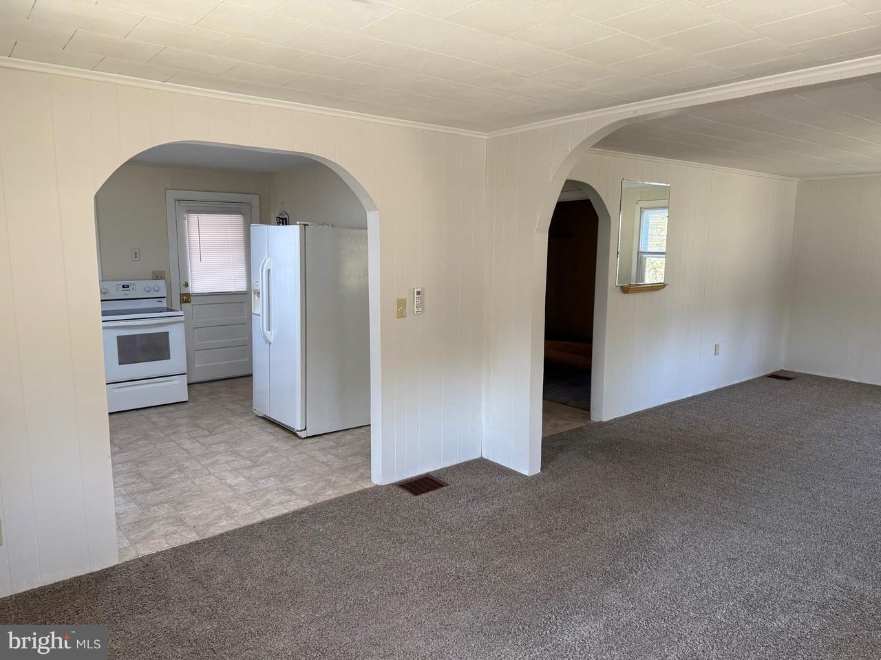 77 Quarry Rd - Photo 5 of 21