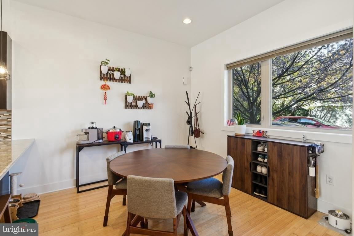 1119 N Howard St - Photo 4 of 20