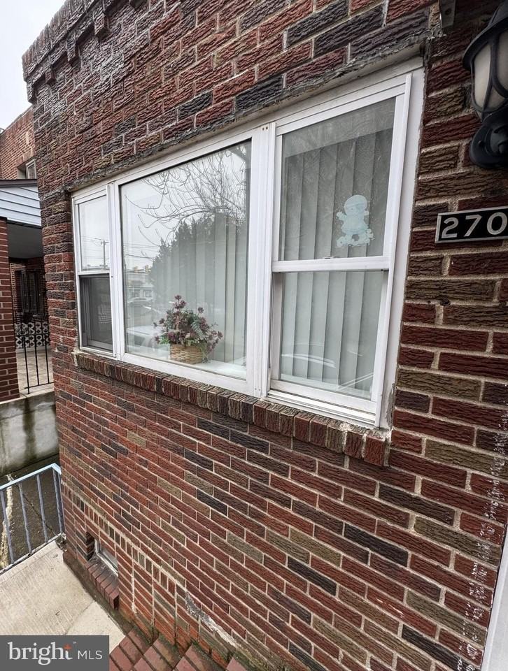 2707 S 9th St - Photo 5 of 5