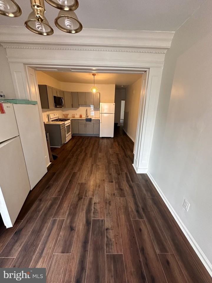 5411 Arlington St - Photo 3 of 10