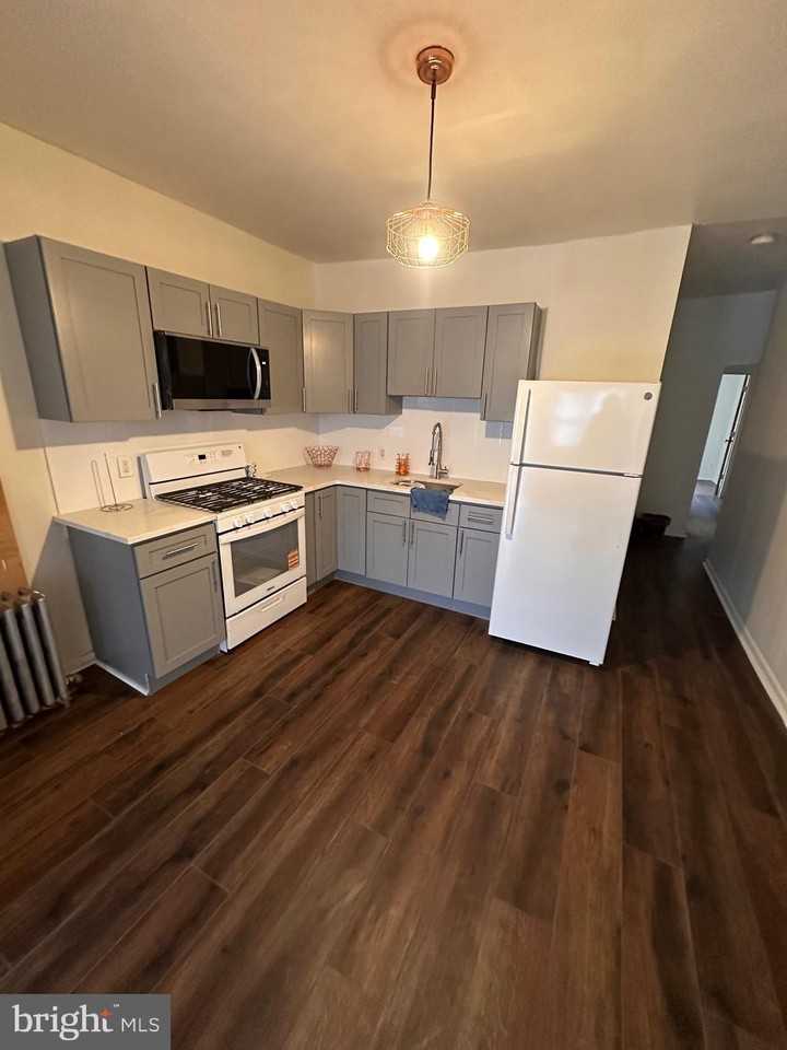 5411 Arlington St - Photo 4 of 10