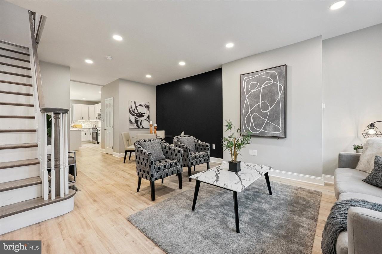 4359 Mitchell St - Photo 3 of 9