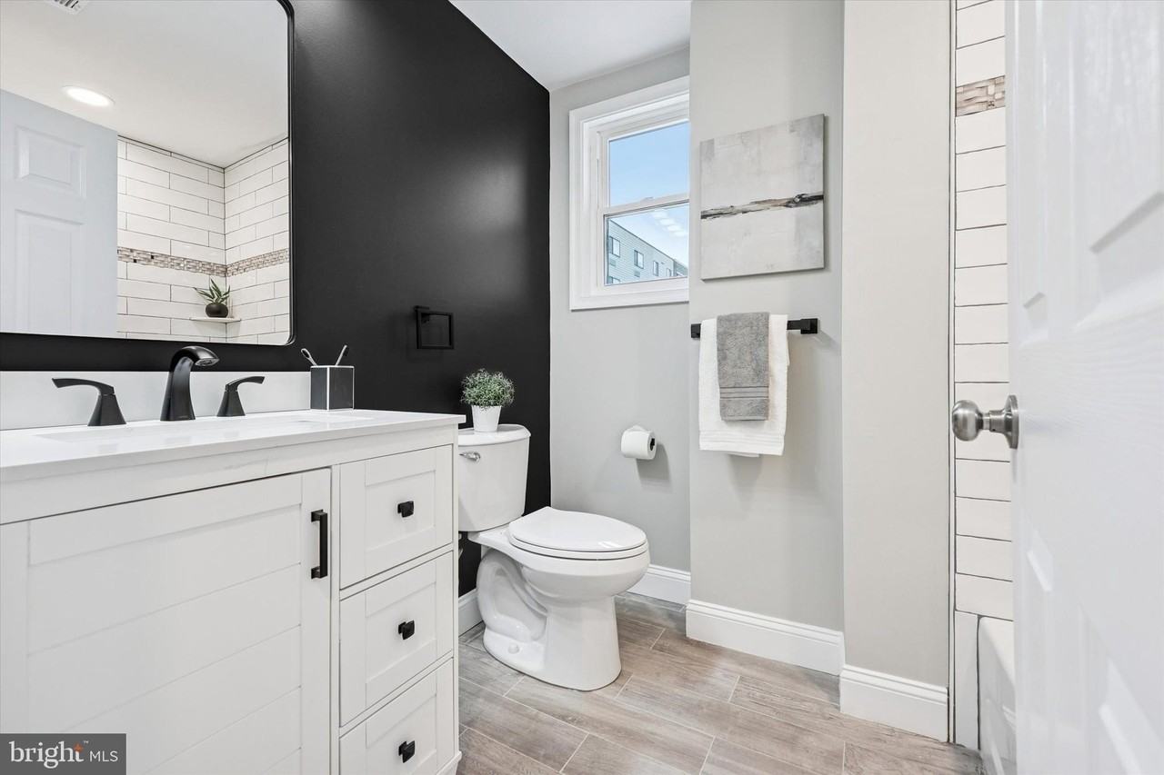 4359 Mitchell St - Photo 5 of 9