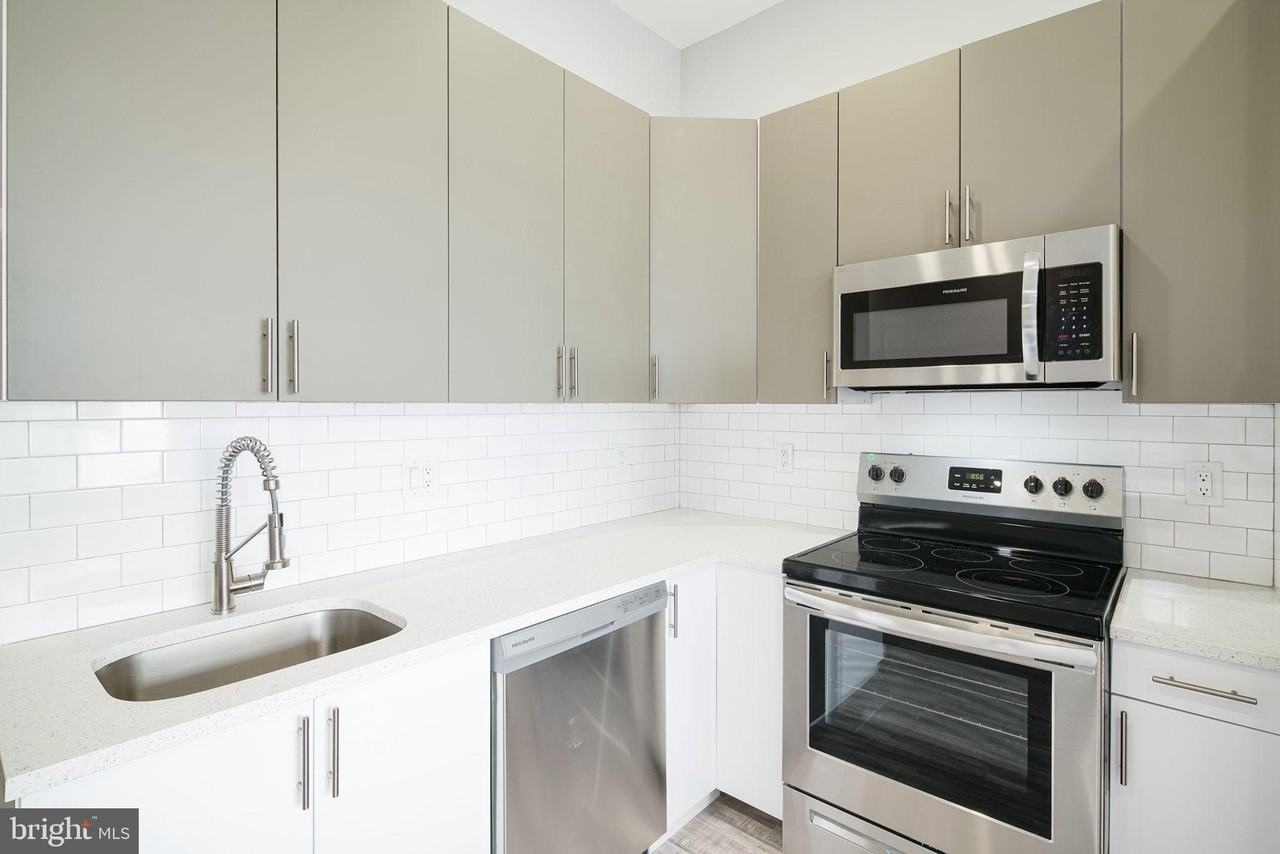 1443 N 8th St Apt 2 - Photo 3 of 18