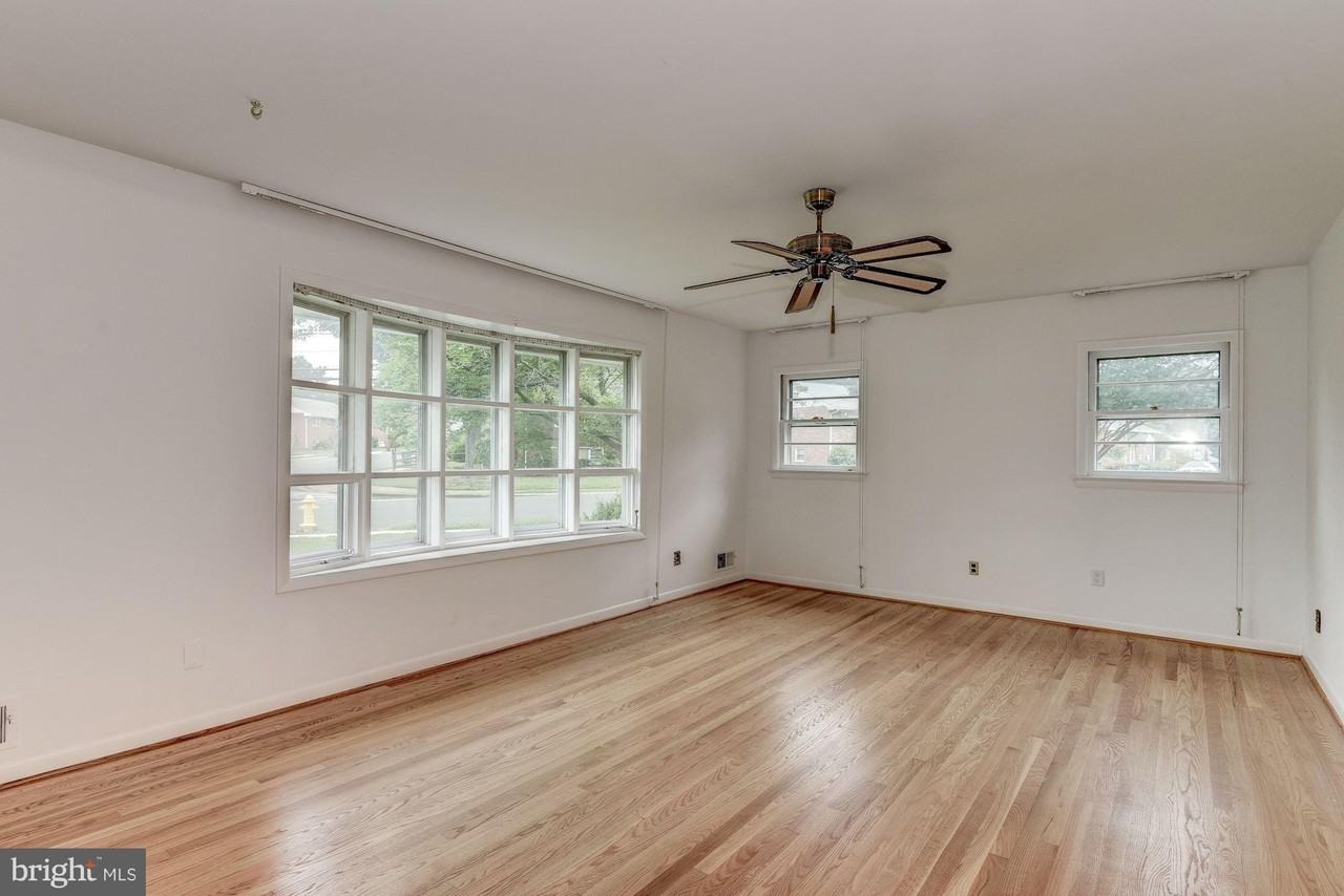 335 N Madison St - Photo 6 of 30