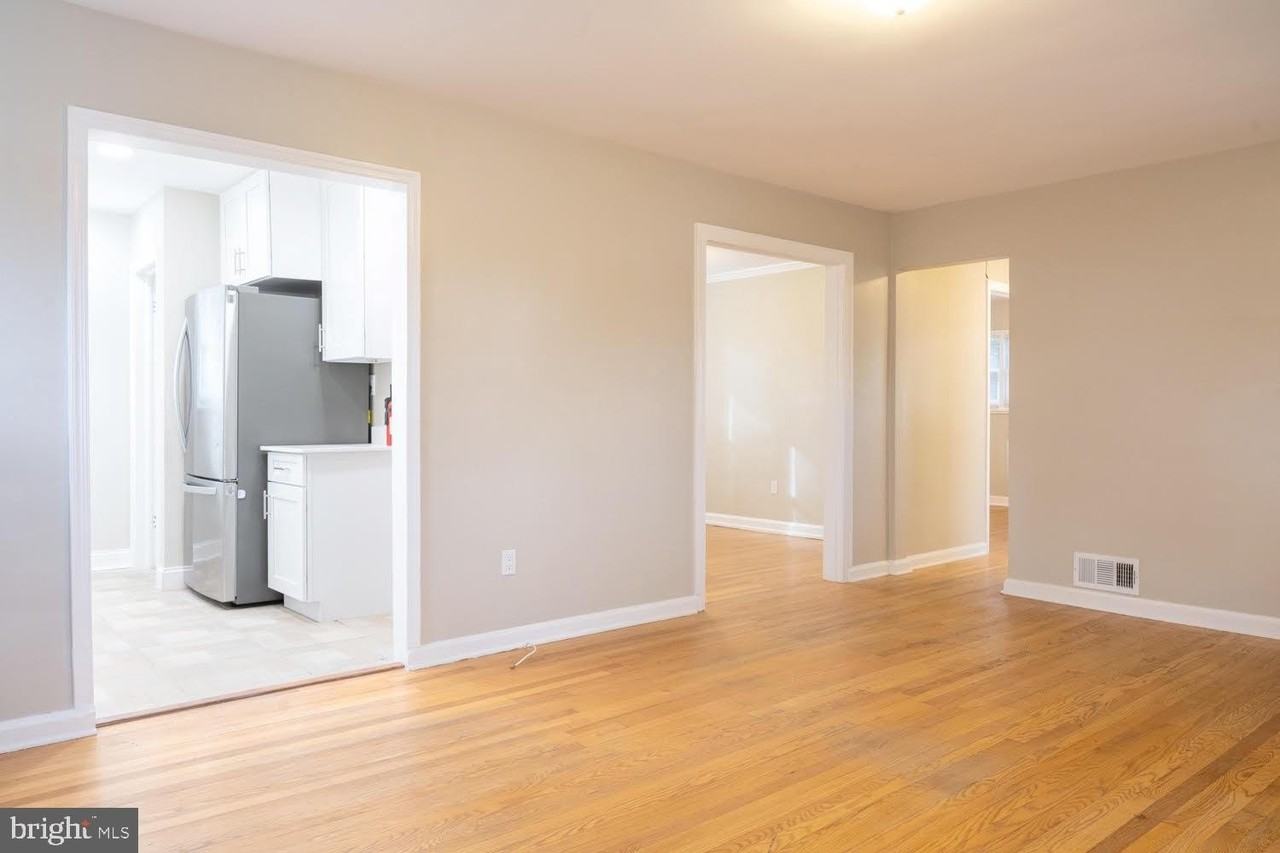 3903 Fairview Dr - Photo 5 of 44