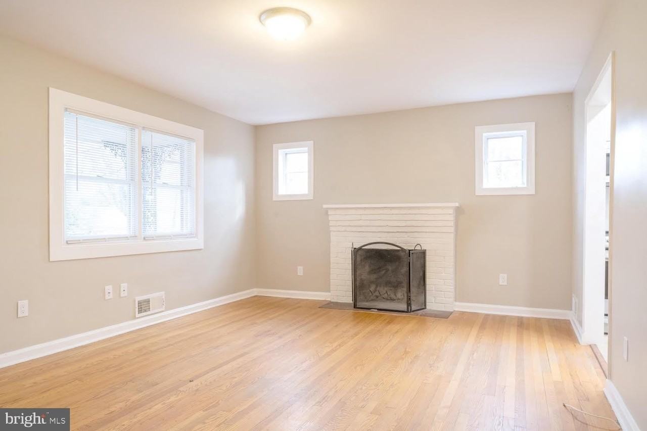 3903 Fairview Dr - Photo 7 of 44