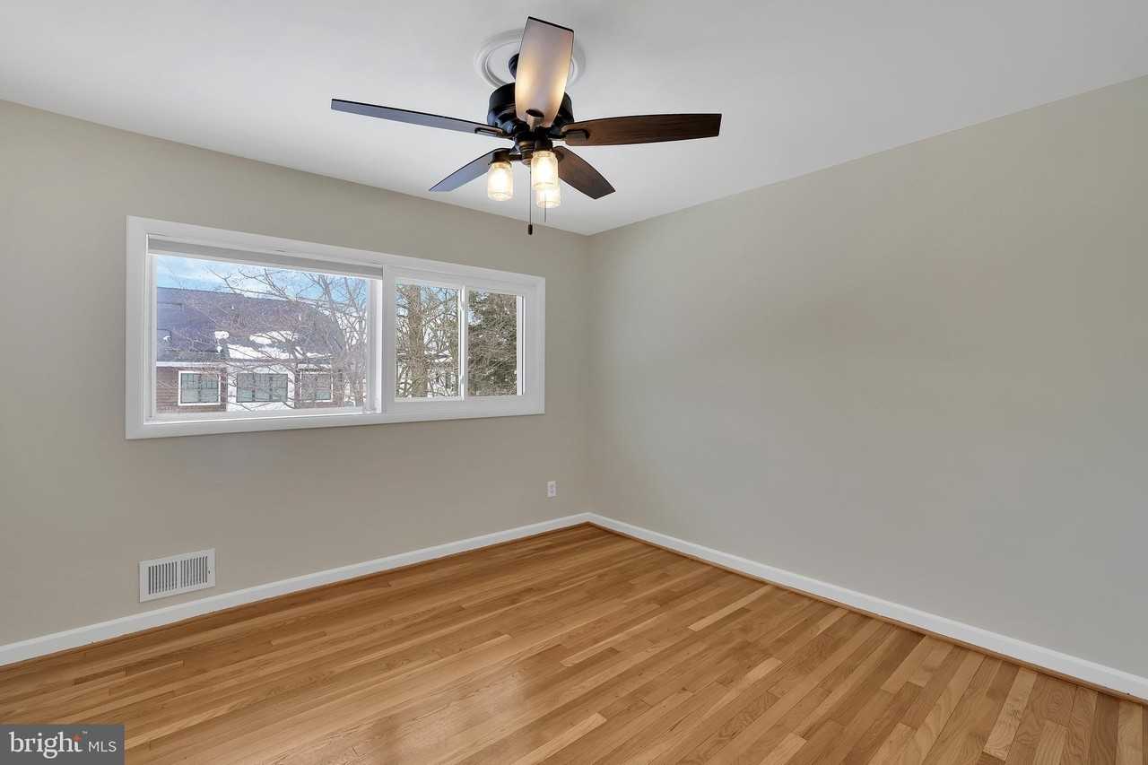 6718 Old Chesterbrook Rd - Photo 7 of 33