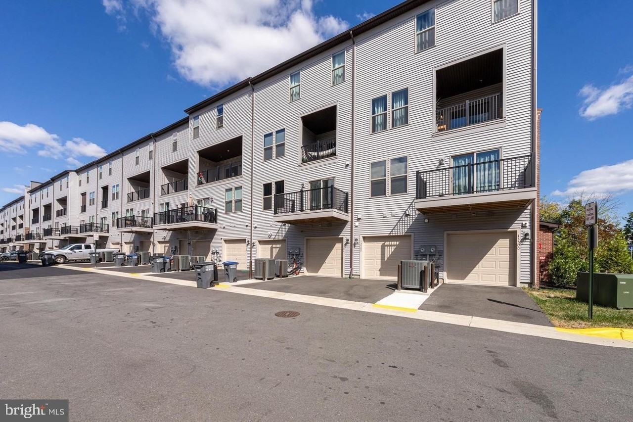 13504 Innovation Station Loop Unit 2a - Photo 3 of 36