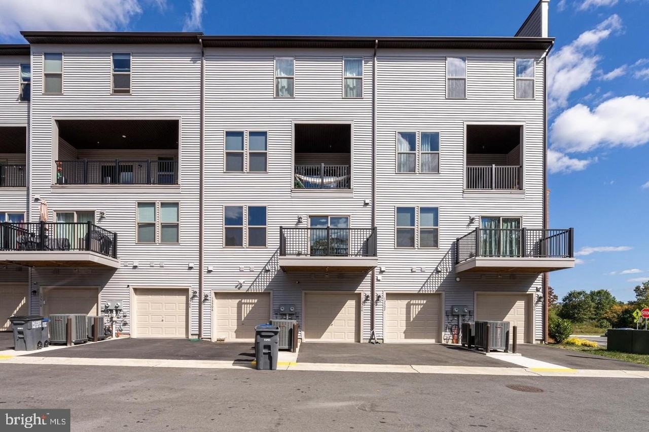 13504 Innovation Station Loop Unit 2a - Photo 4 of 36