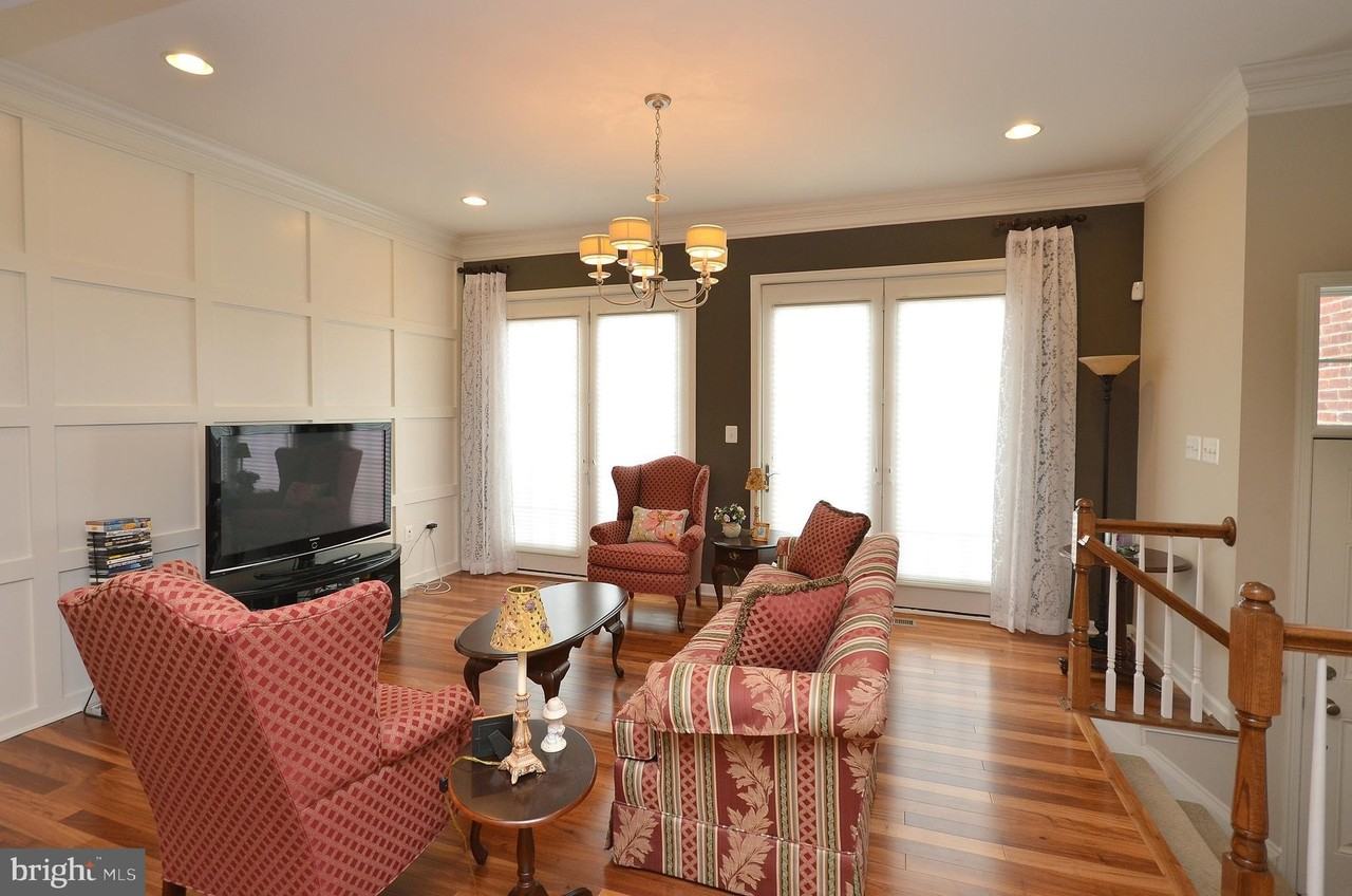 43291 Mitcham Sq - Photo 3 of 33