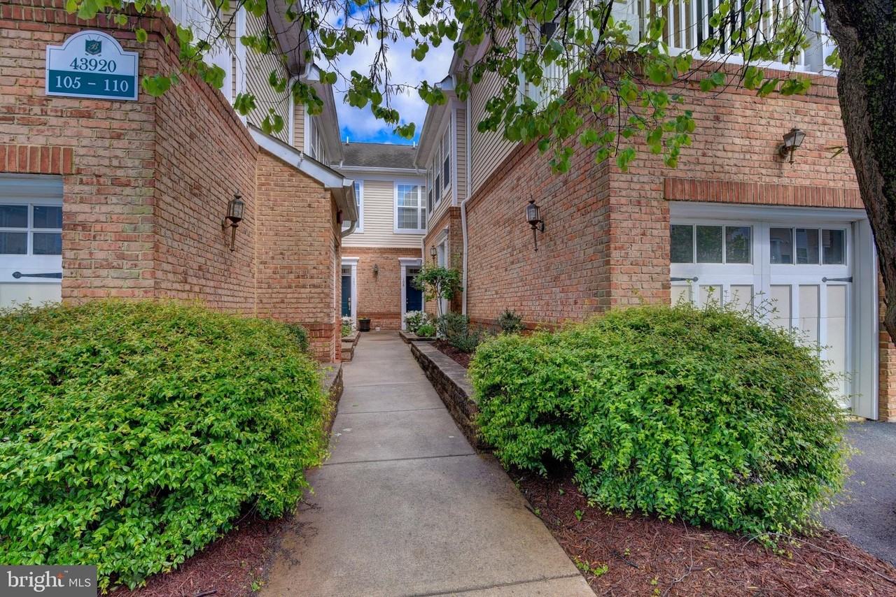 43920 Hickory Corner Ter Unit 109 - Photo 3 of 32