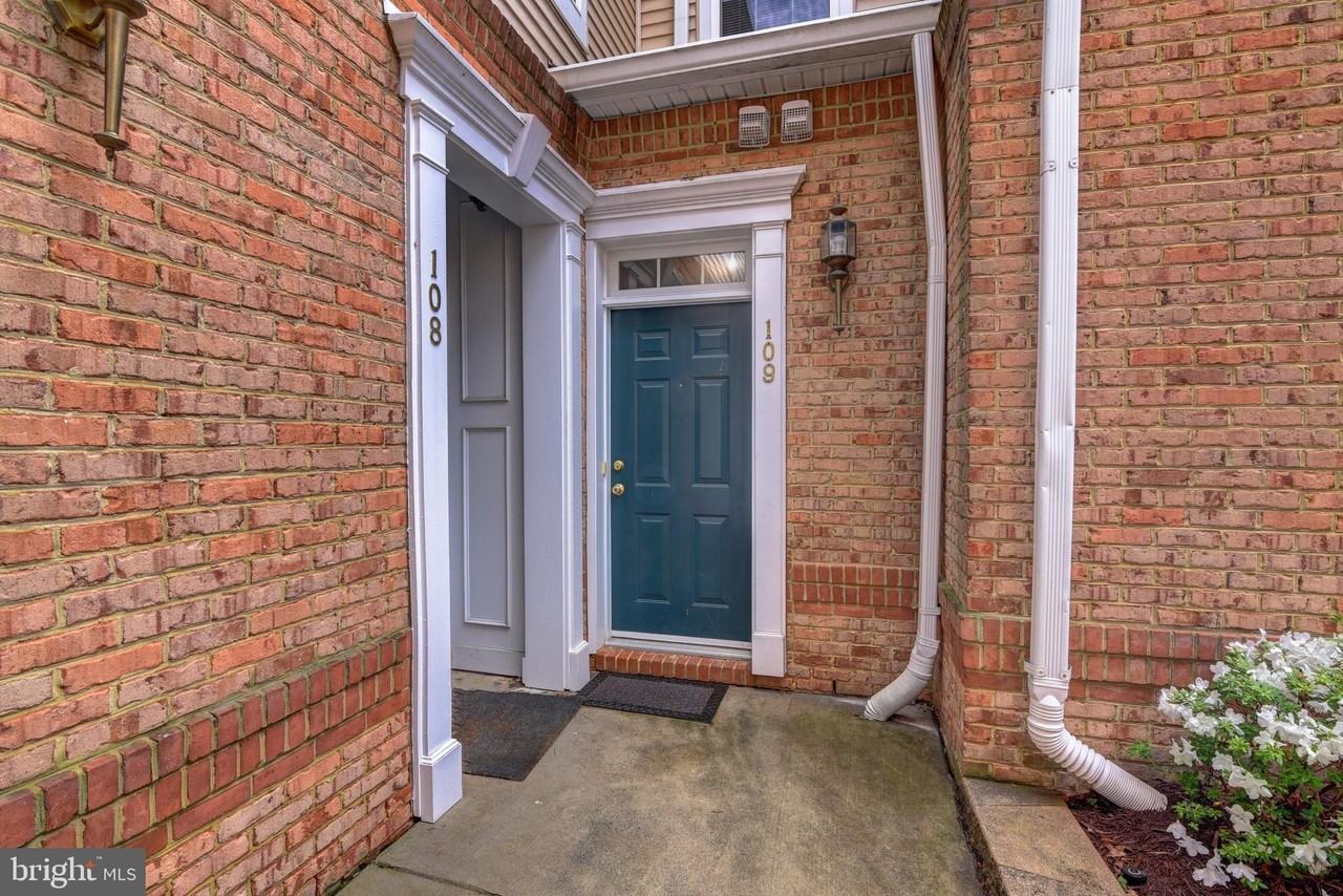 43920 Hickory Corner Ter Unit 109 - Photo 4 of 32