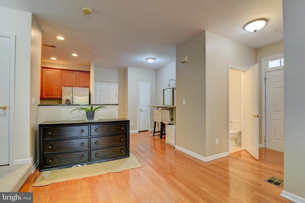 43920 Hickory Corner Ter Unit 109 - Photo 7 of 32