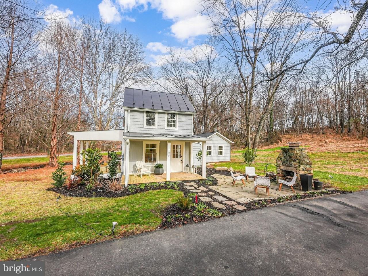 102 N Rogers St - Photo 5 of 40