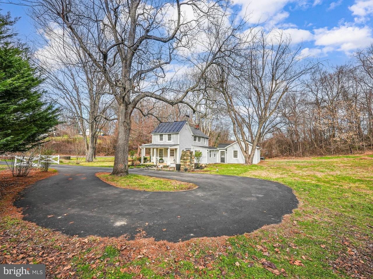 102 N Rogers St - Photo 6 of 40