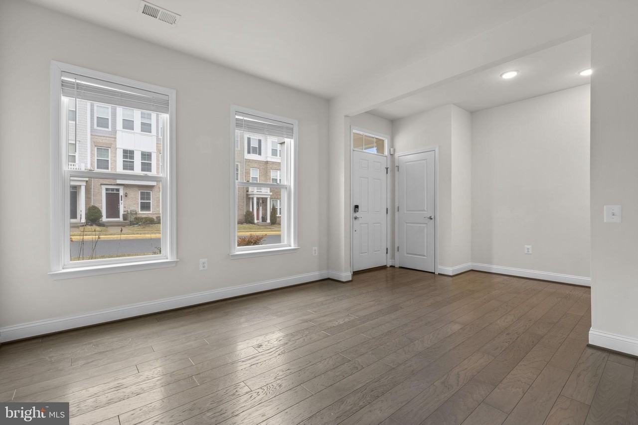 17357 Redshank Rd - Photo 3 of 29