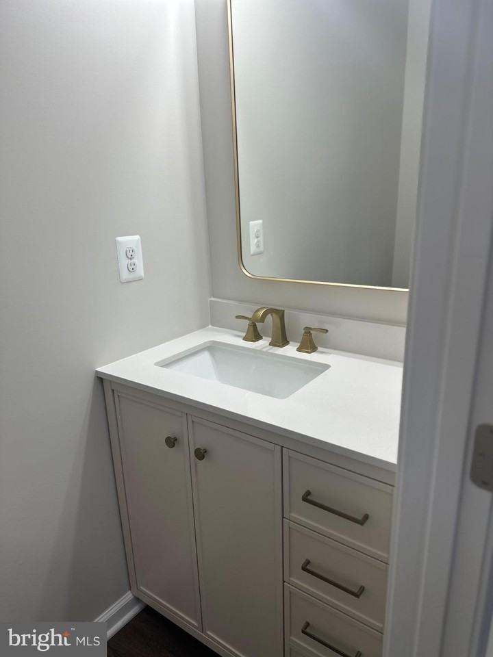 5016 Lambsgate Ln - Photo 6 of 24