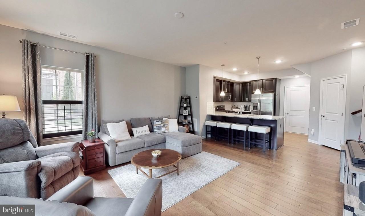 7075 Darbey Knoll Dr Unit 8g - Photo 3 of 21