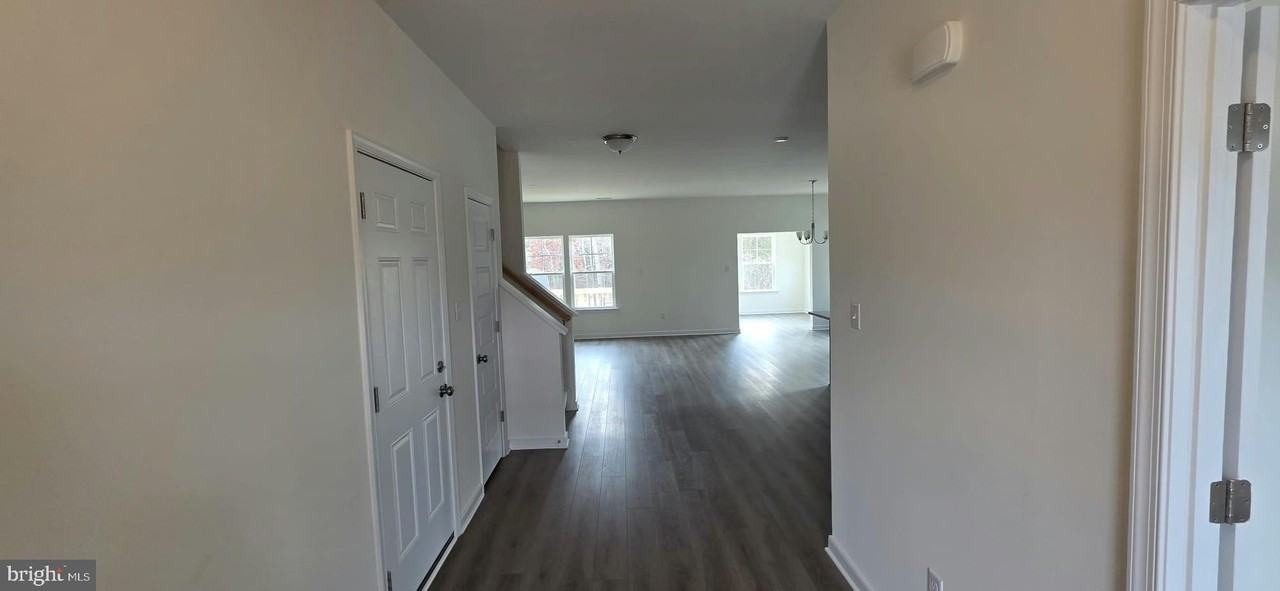 3829 Kinalin Ln - Photo 4 of 30