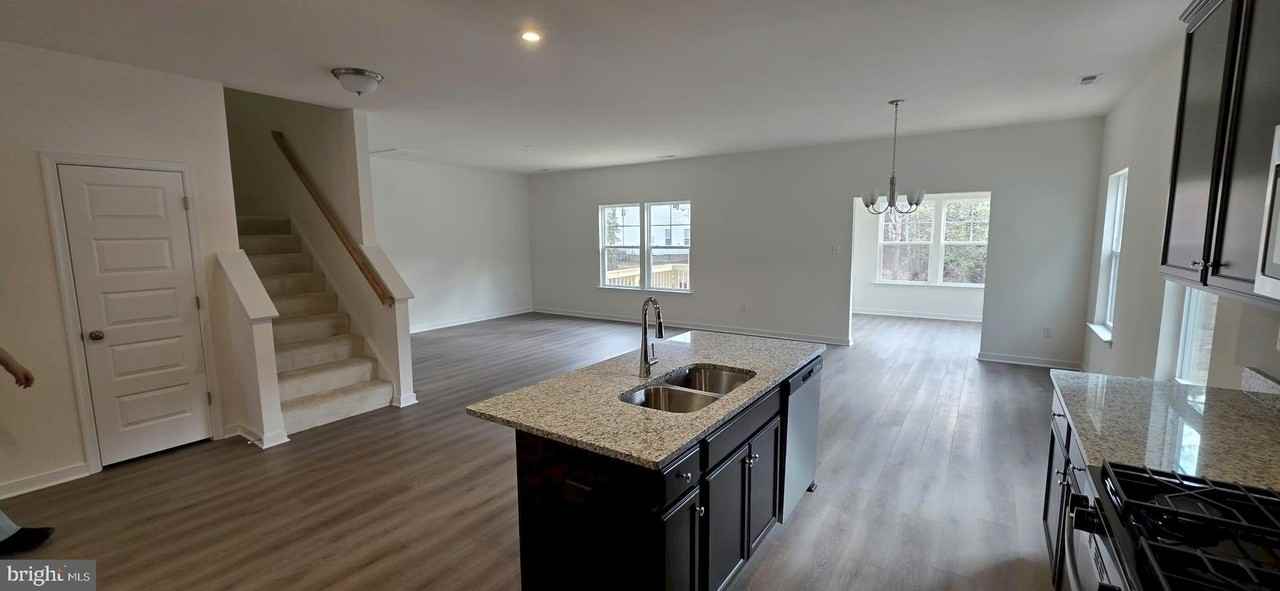 3829 Kinalin Ln - Photo 7 of 29