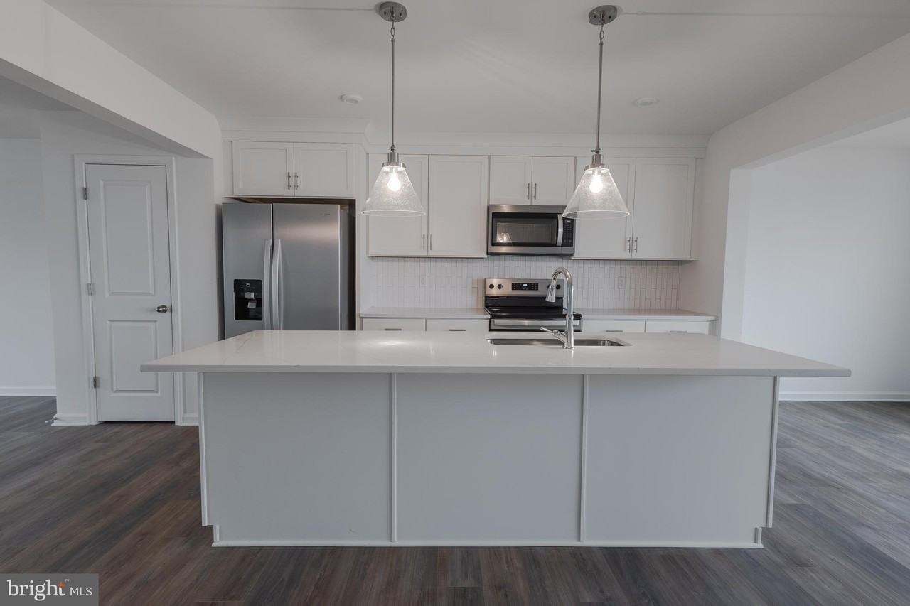 25 Nymph Rd - Photo 2 of 28