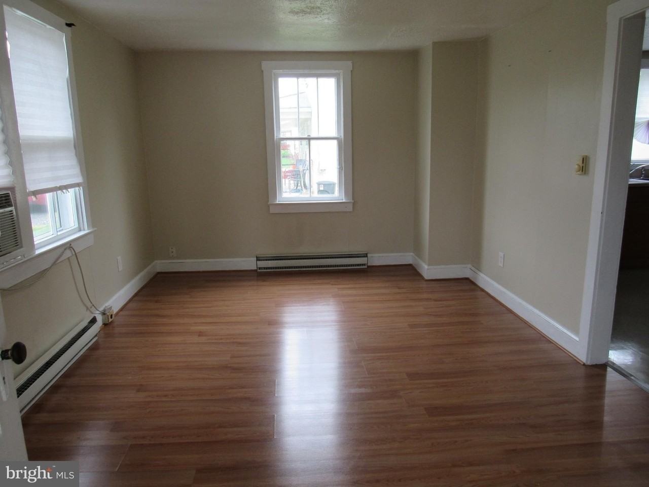 111 N George St Unit B - Photo 3 of 6