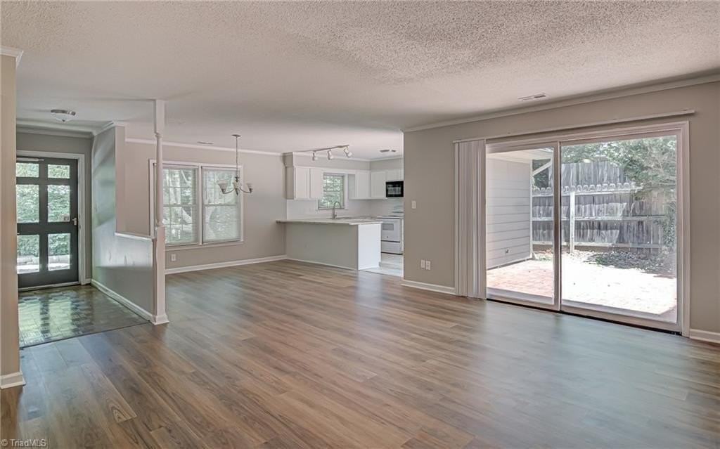 4639 Lawndale Dr - Photo 6 of 21