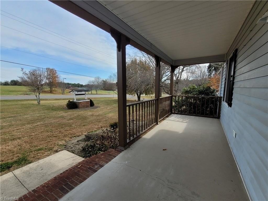 1351 Mckinney Rd - Photo 7 of 33