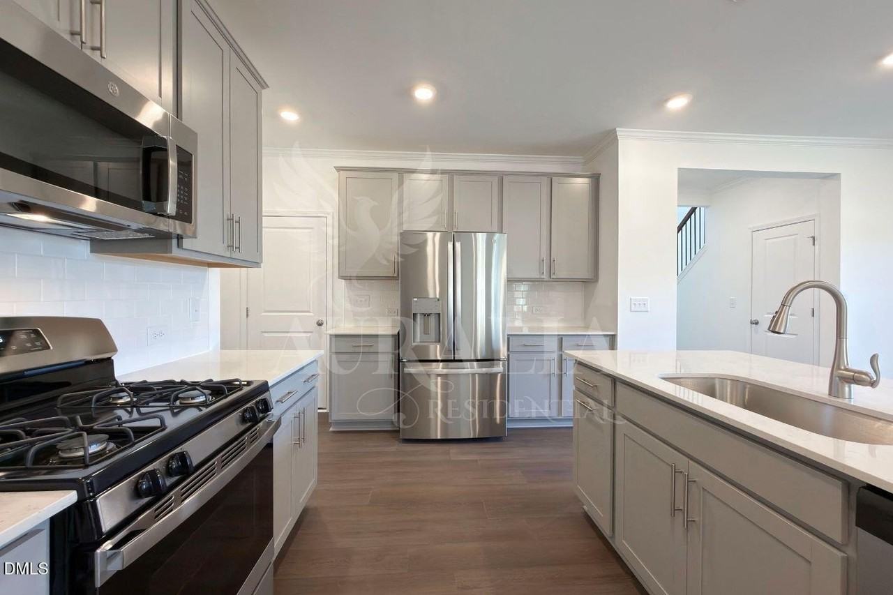 1036 Red Finch Way - Photo 7 of 36