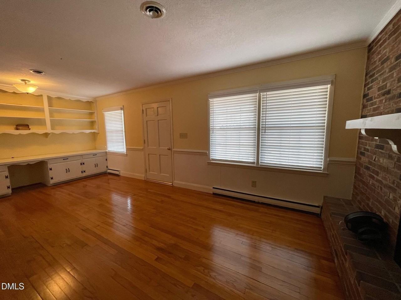 280 Montague Rd - Photo 5 of 28