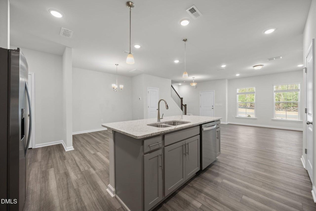 202 Fosterton Cottage Way - Photo 5 of 13