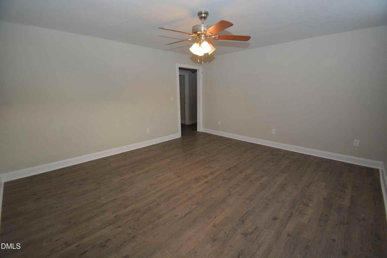 1014 Holloway St - Photo 2 of 14