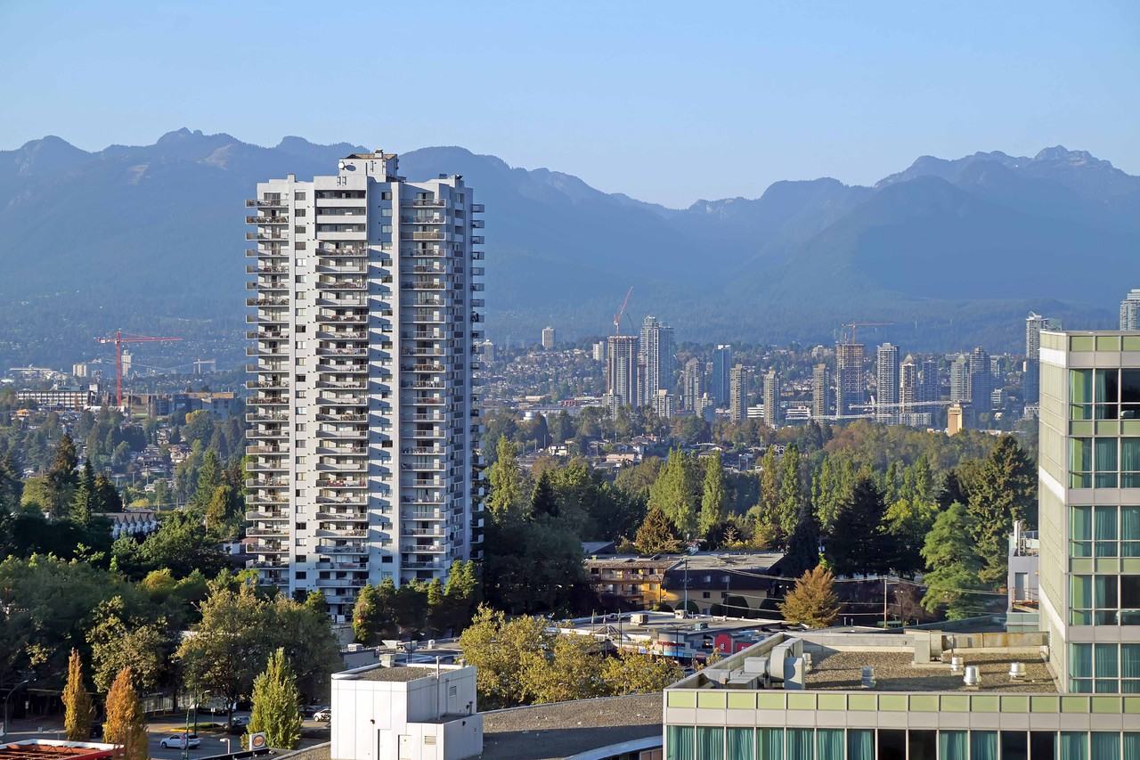 6220 McKay Avenue #1503B - Photo 3 of 24