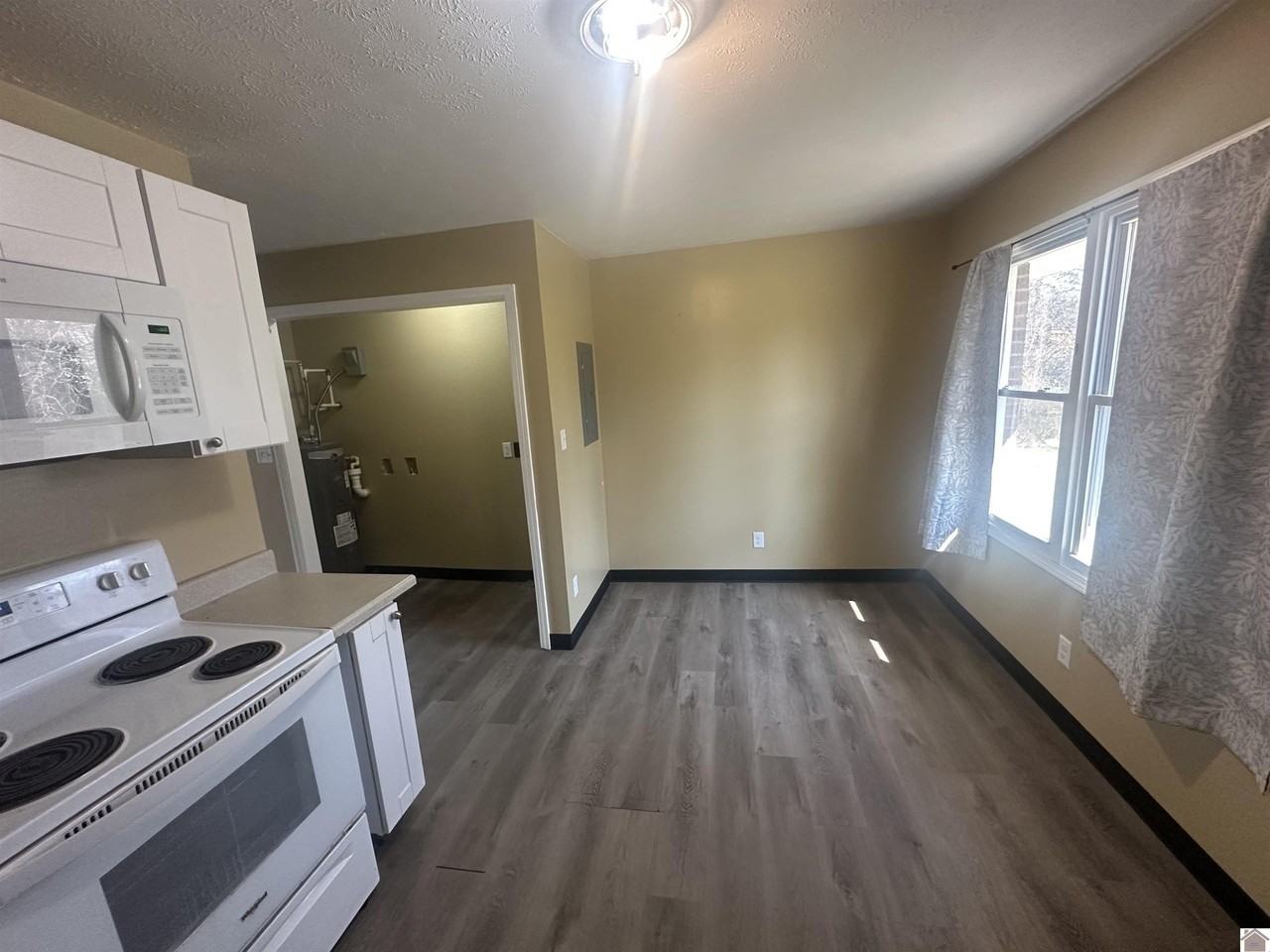 122 Barcelona Ct - Photo 5 of 12