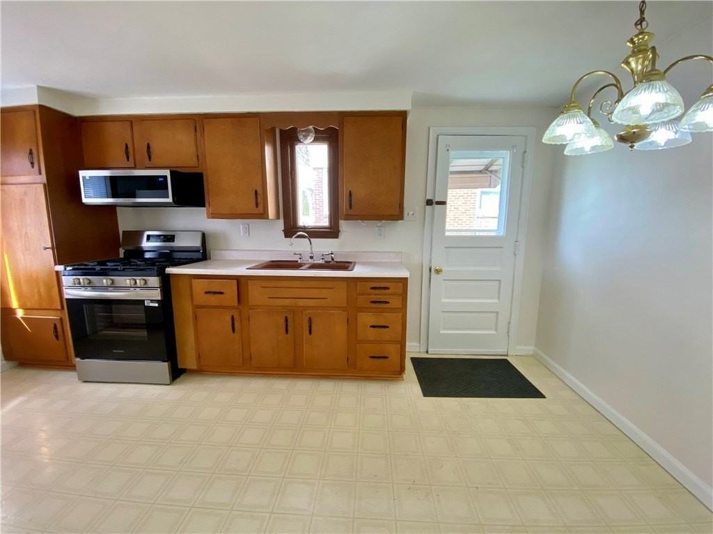 2119 Swallow Hill Rd - Photo 7 of 24