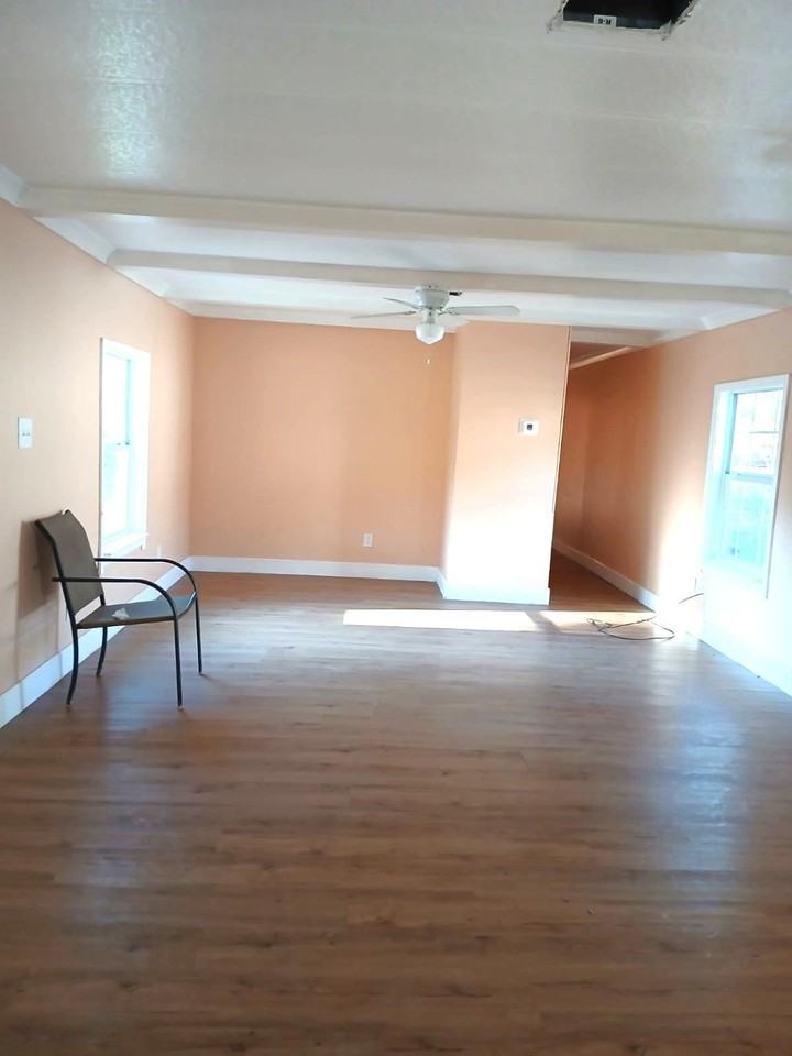 25956 Lantern Ln - Photo 3 of 7