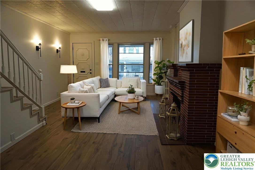 128 S West St - Photo 4 of 21