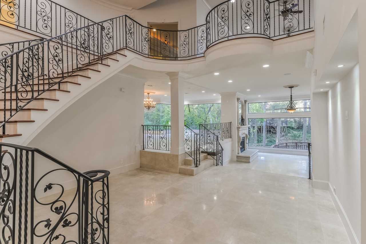 15 W Shady Ln - Photo 2 of 19