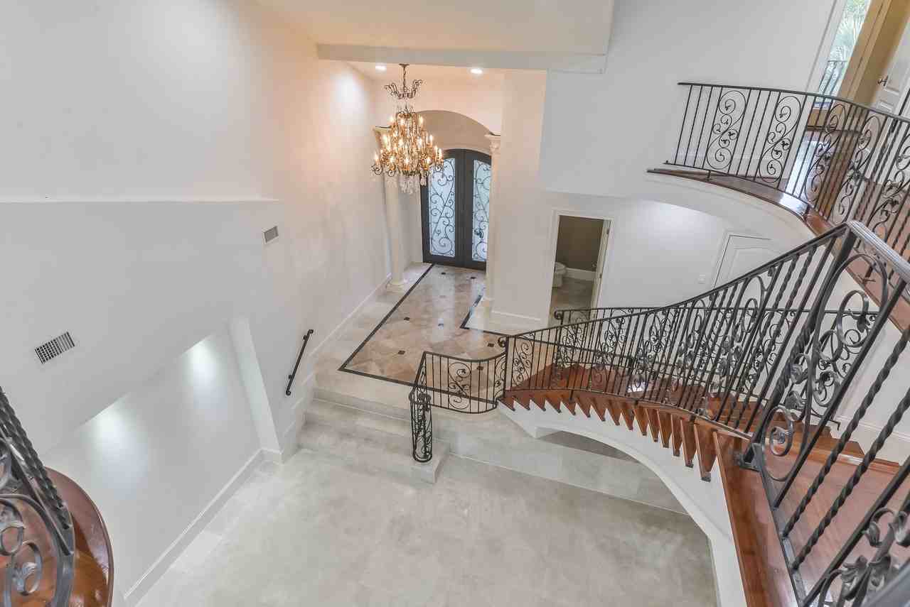 15 W Shady Ln - Photo 4 of 19