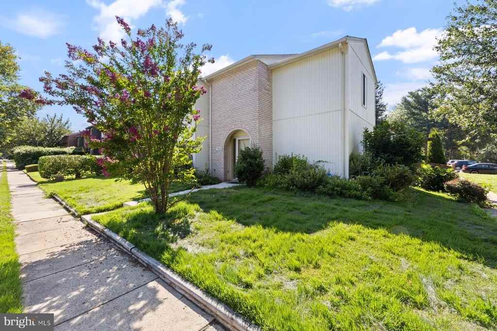 19422 Thomas Farm Rd - Photo 2 of 36