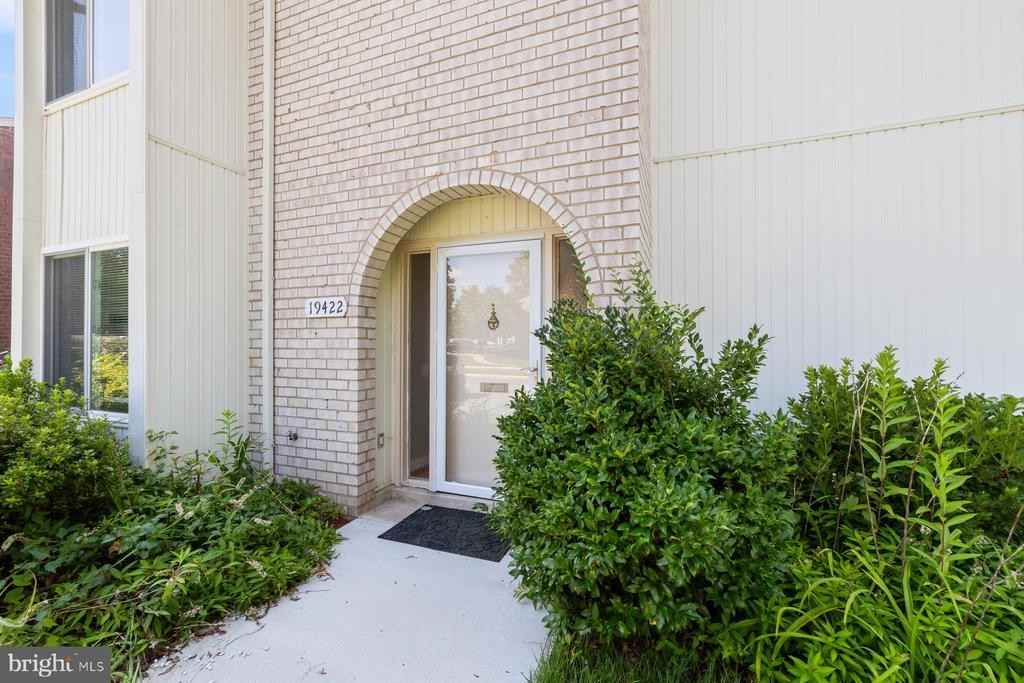 19422 Thomas Farm Rd - Photo 3 of 36